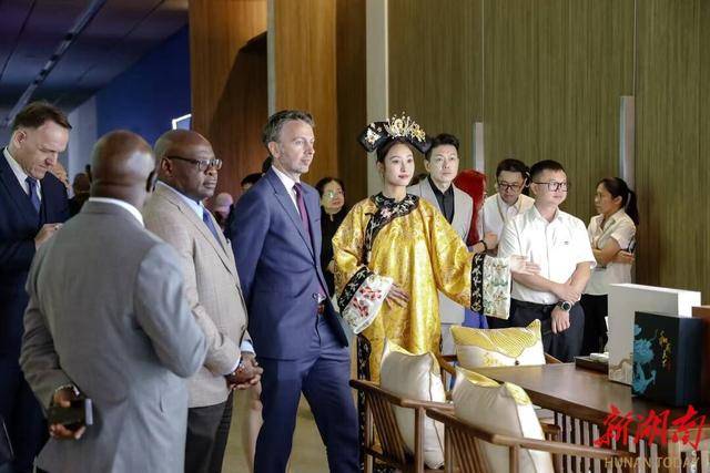 数字之光点亮海丝文明传承路<strong></p>
<p>tp钱包使用教程</strong>，和成天下助力海丝数字艺术公益展