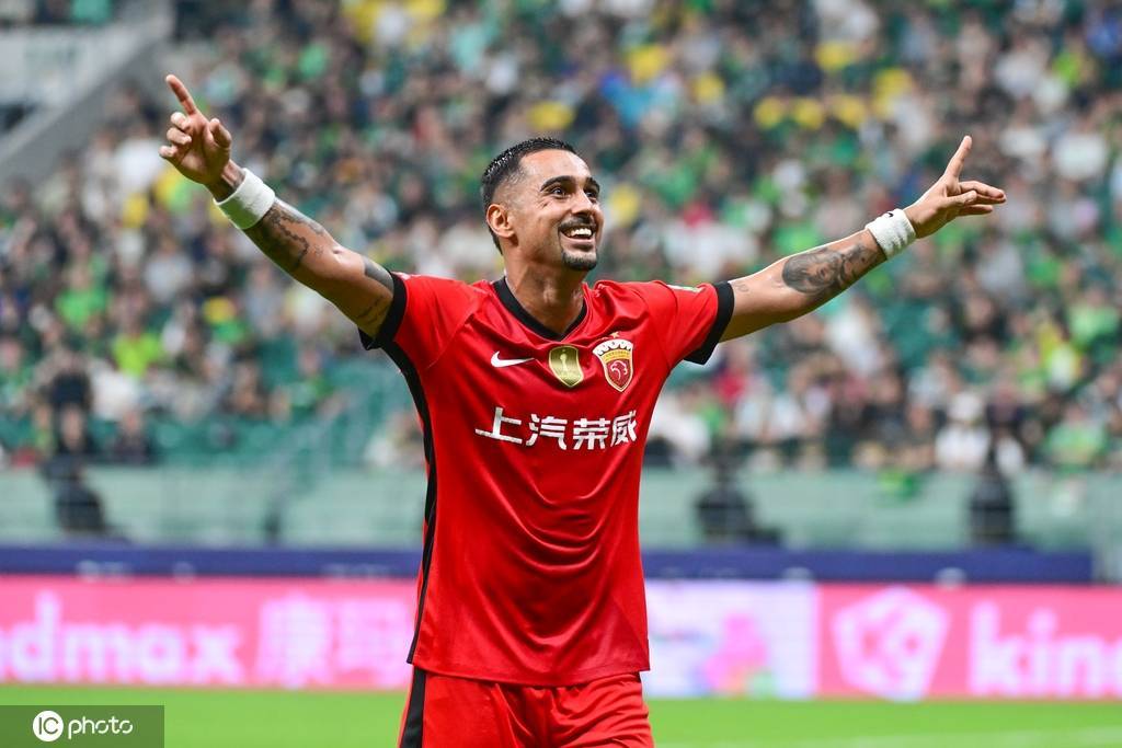 海港主帅：球员表现无所畏惧 上半时还有机会没把握住