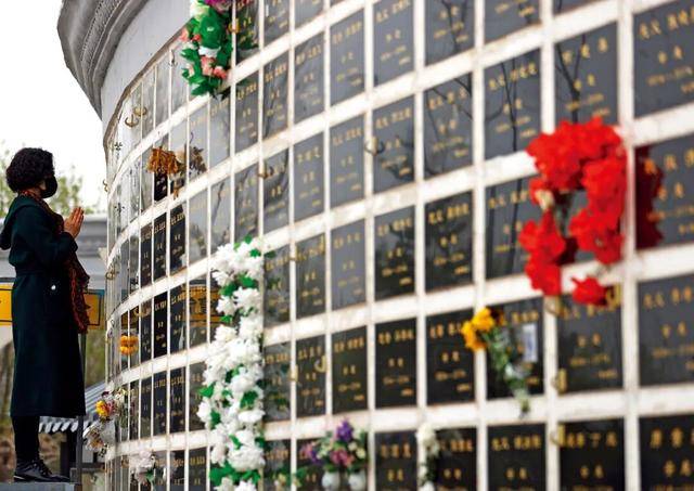 “大平层墓地”<strong></p>
<p>tp钱包使用教程</strong>，卖不动了