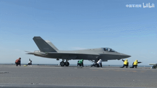 美国成了笑话：歼-35成人类首款电磁弹射五代机<strong></p>
<p>trx</strong>，美军在干啥？