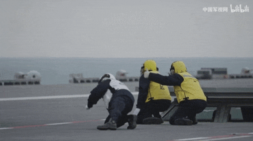 美国成了笑话：歼-35成人类首款电磁弹射五代机<strong></p>
<p>trx</strong>，美军在干啥？