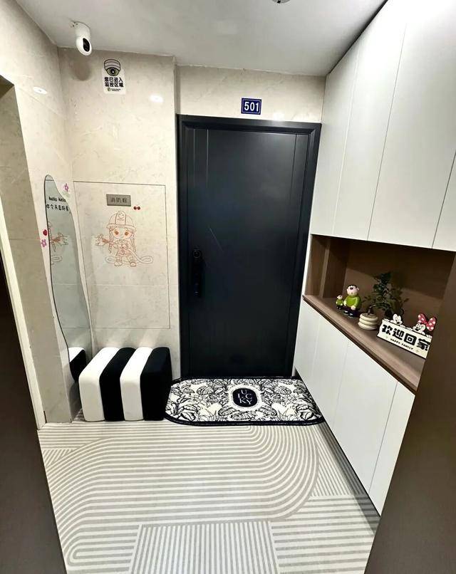 物业“不让门口放鞋子”<strong></p>
<p>TRX币</strong>,门口放鞋柜违法吗?