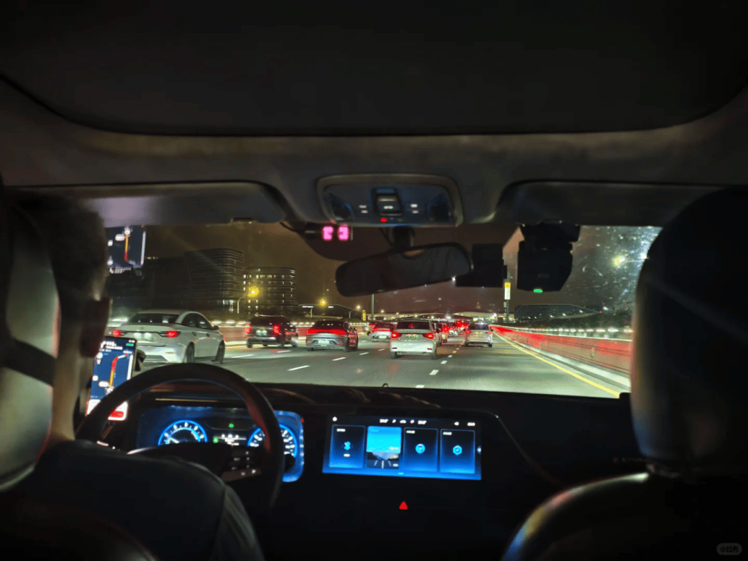 “不亚于春节回家”!凌晨5点<strong></p>
<p>usdt暴跌</strong>,深圳有人已经堵在路上……