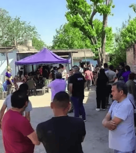 阿根廷一男子现身自己的葬礼<strong></p>
<p>usdt暴跌</strong>，大喊“我还活着”