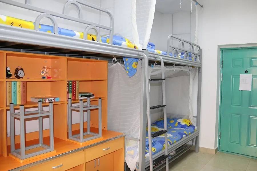 四川一初中8人宿舍住9名男生<strong></p>
<p>usdt暴跌</strong>，1人轮流与他人挤着睡一张1.1米的床？当地：正处理