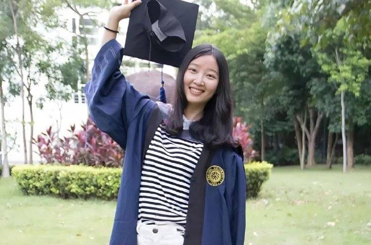 章莹颖男友国庆探望章父并协助直播<strong></p>
<p>usdt价格今日行情</strong>,网友劝其早点结婚,本人回应