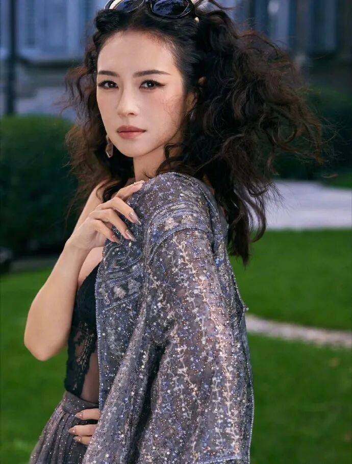 时装周上的女明星<strong></p>
<p>usdt钱包</strong>，秋冬氛围感一键封顶！