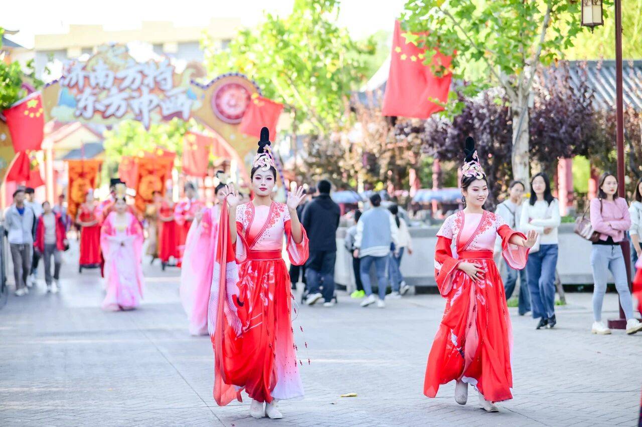 央视聚焦济南泉水游！10月5日<strong></p>
<p>usdt钱包</strong>，30家景区共接待游客45.27万人次