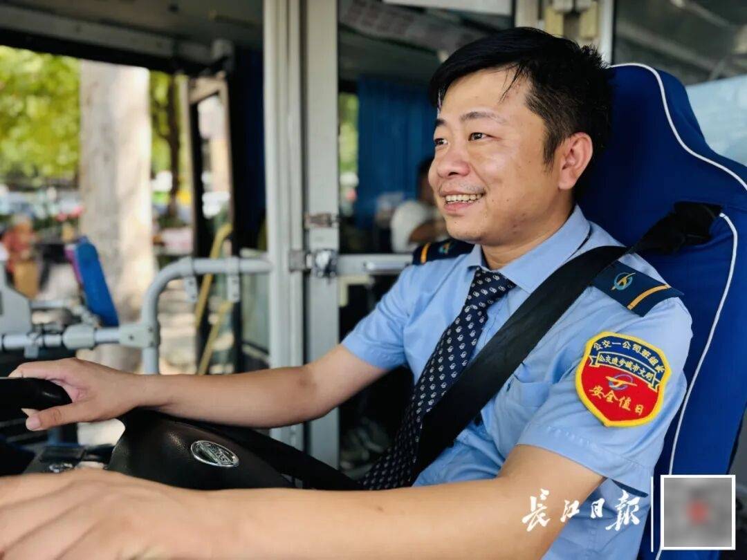 暴增10多倍！武汉这条公交突然火了<strong></p>
<p>usdt汇率</strong>，大批人赶来坐