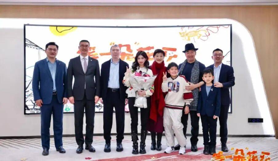 考古|冯小刚带女儿去陈思诚工作室！开个人账号还读影视专业<strong></p>
<p>usdt货币</strong>，她也要“女承父业”吗？