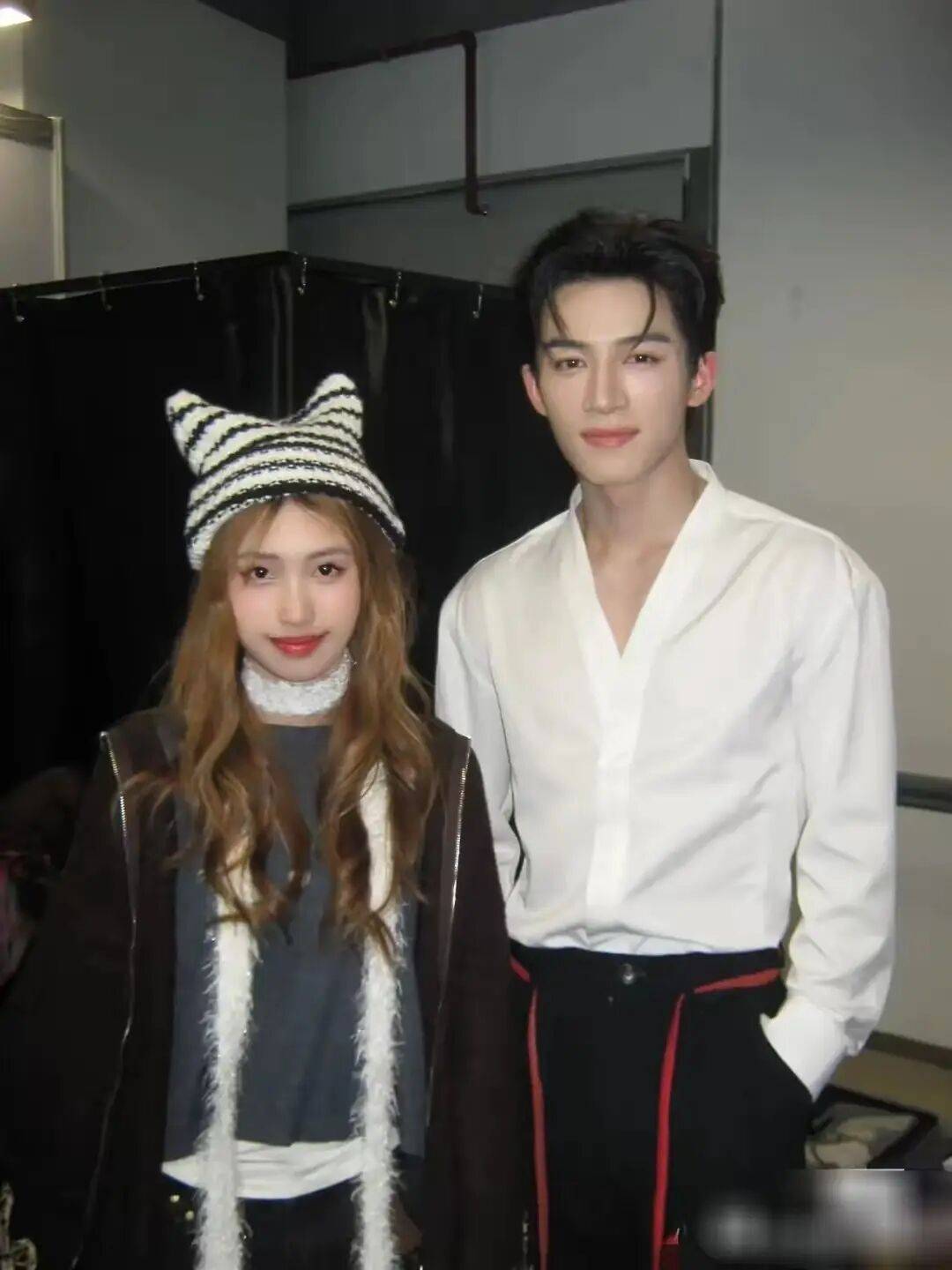 考古|冯小刚带女儿去陈思诚工作室！开个人账号还读影视专业<strong></p>
<p>usdt货币</strong>，她也要“女承父业”吗？