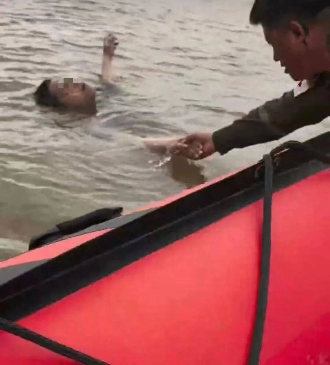 230斤重小伙酒后落水<strong></p>
<p>usdt币</strong>,漂浮7小时终获救……