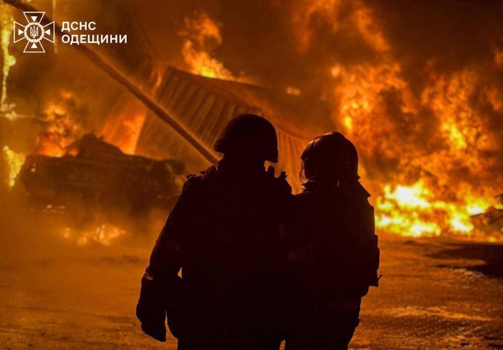 炸了一夜<strong></p>
<p>usdt钱包下载</strong>，俄军大轰炸，基辅大停电：俄乌战争3年，普京太仁慈了