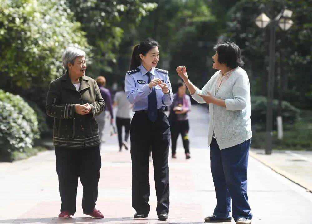 镜观·回响丨巾帼共绘新时代