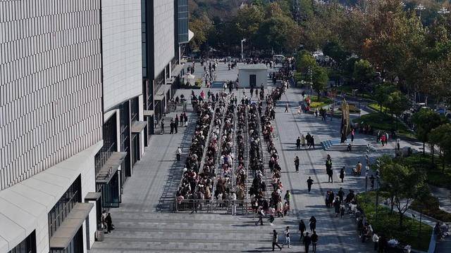 账上躺了41亿<strong></p>
<p>usdt价格</strong>，于东来烦恼人太多