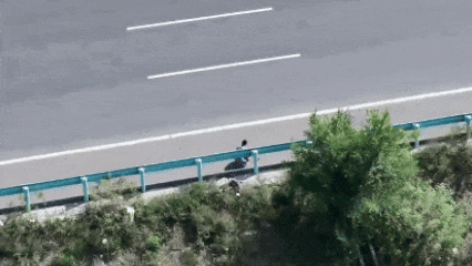 无人机“撒糖”<strong></p>
<p>usdt价格</strong>，甜到救人一命！