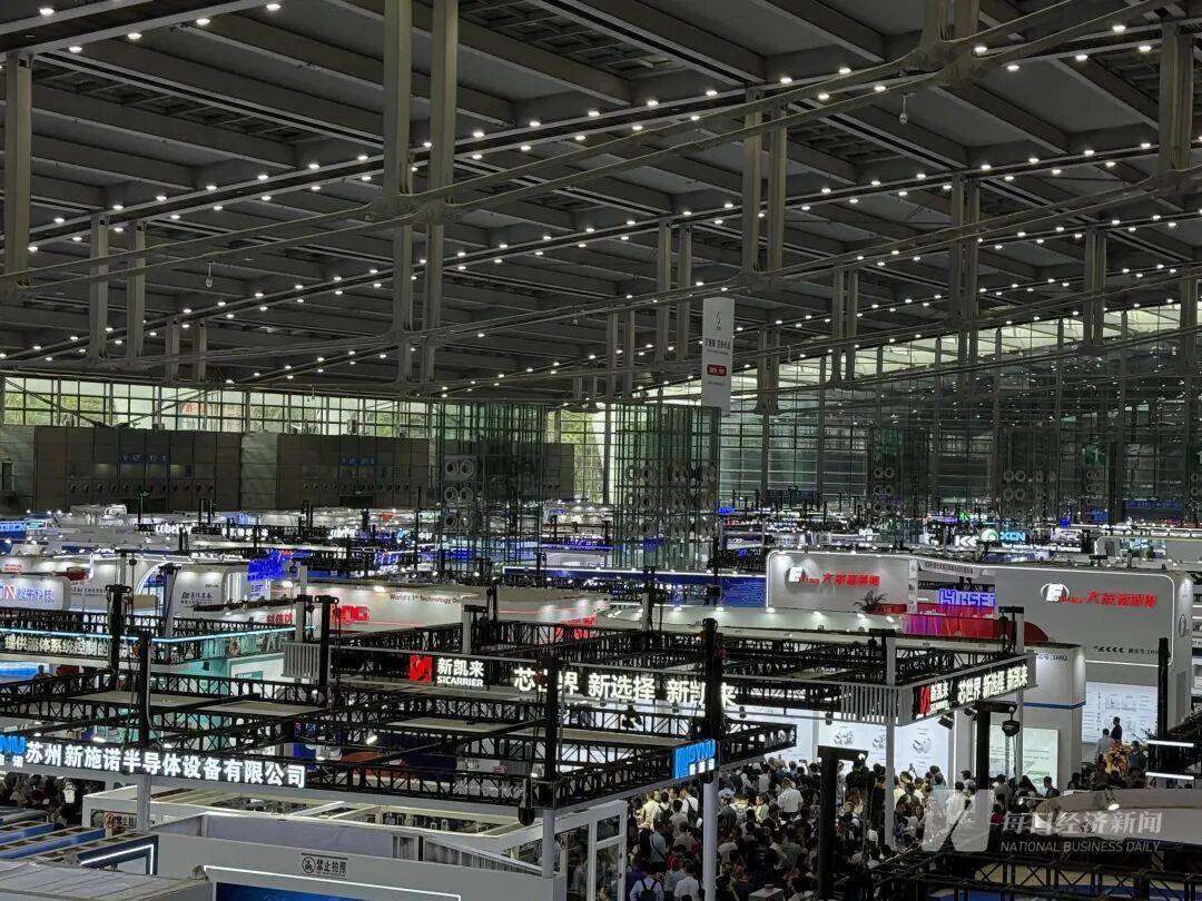 “我们特地赶早来的<strong></p>
<p>usdt价格</strong>，你们的光刻机在哪里？”深圳一家成立才几年的公司，今天爆火！