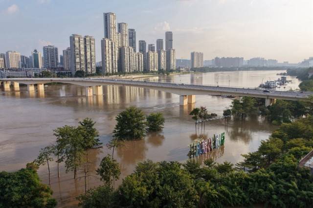 百色多个村庄被困水中已超半月<strong></p>
<p>usdt官网</strong>，长涝难退为何重演？