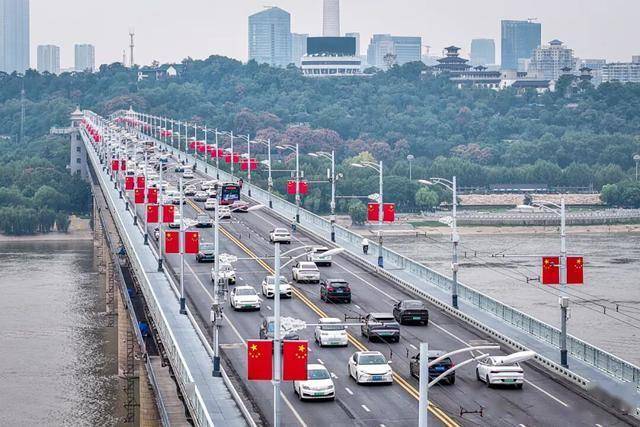 今天是她68岁生日<strong></p>
<p>usdt官网</strong>,武汉人:不准退休!