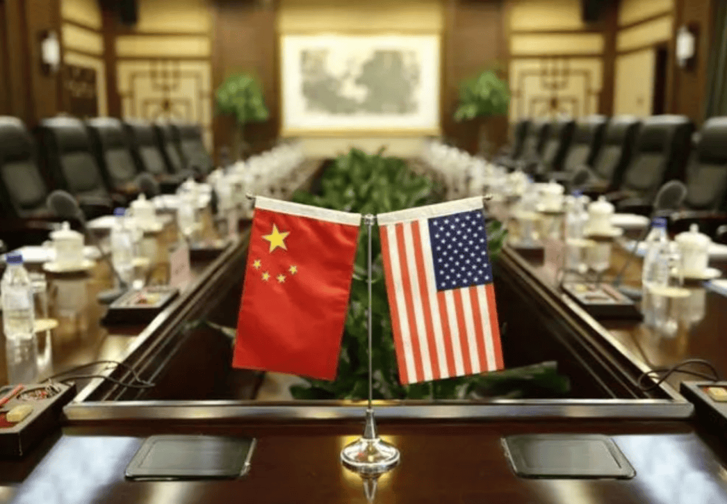 中美对决<strong></p>
<p>徐家汇股票</strong>,首个冤大头自投罗网,中国杀鸡儆猴,3个危险信号曝光