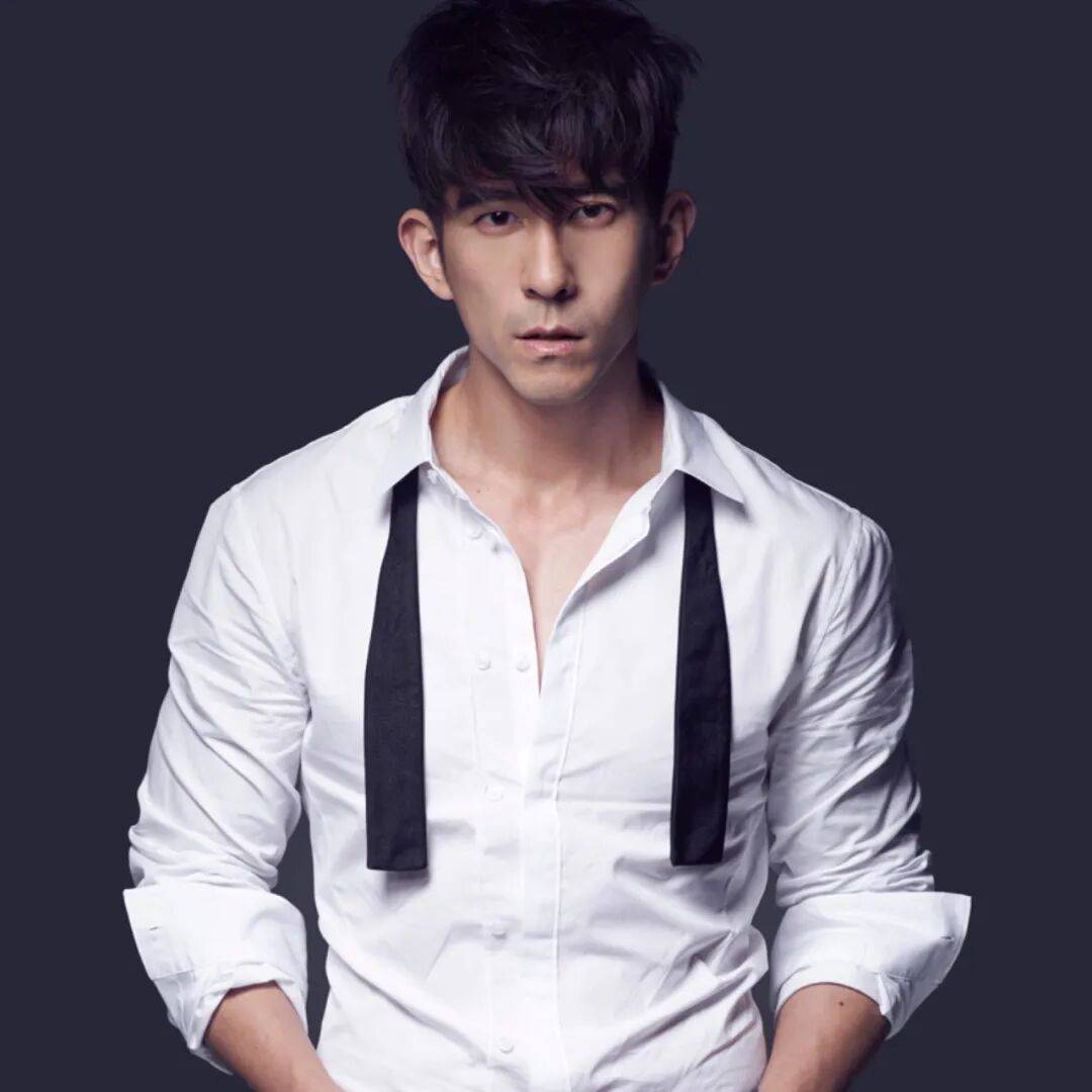 演员贾静雯回应修杰楷被拘提：震惊不已<strong></p>
<p>海能达股票</strong>，孩子目睹父亲被上铐受惊吓