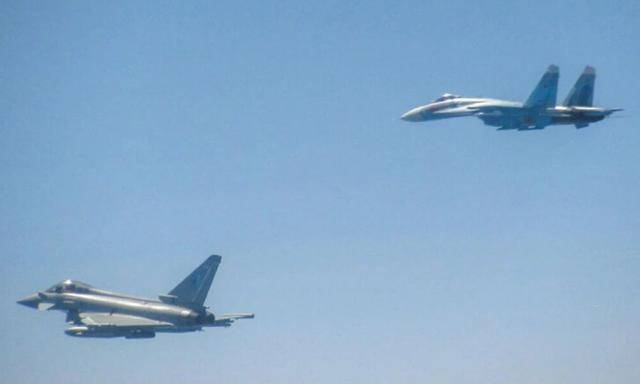 普京拒绝后<strong></p>
<p>东方国信股票</strong>，特朗普叫停普特会！12国倒戈，泽连斯基决定停火？