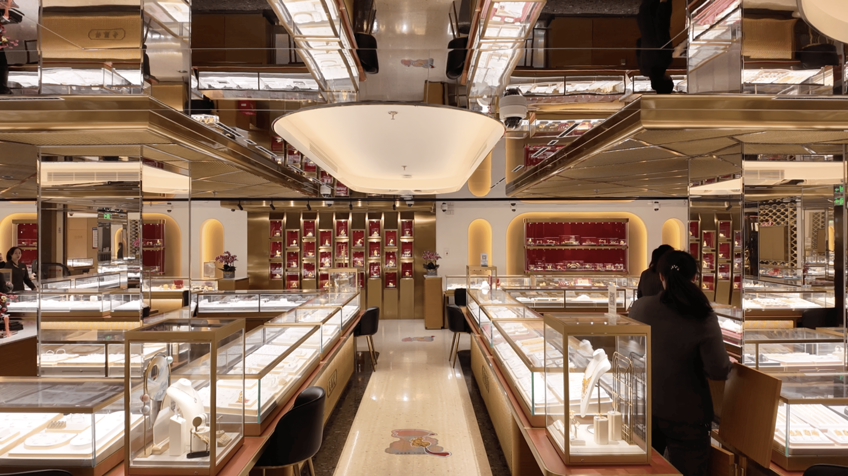 实探|金价惊魂一夜后:“囤金大爷大妈”挤爆金店<strong></p>
<p>东方国信股票</strong>,拿下百克金条