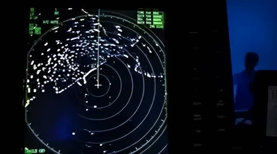 近日曝光!中国用一辆吉普车虚拟10万吨航母<strong></p>
<p>招商银行股票</strong>,南海戏耍美军侦察机