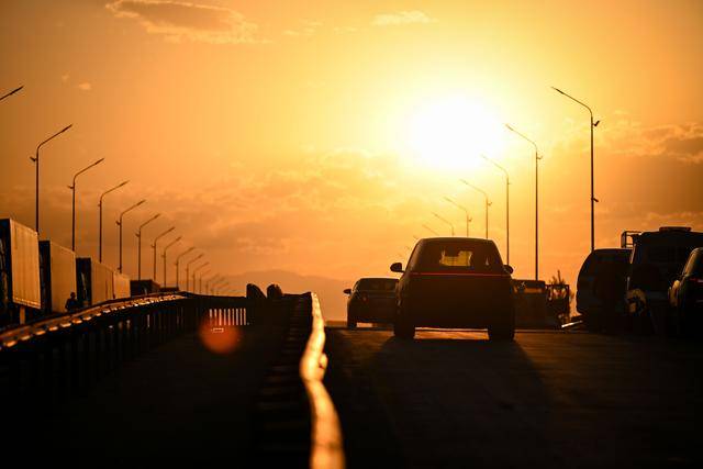 青年说 | 到中亚<strong></p>
<p>招商银行股票</strong>，奔赴一场激动人心的“探秘”