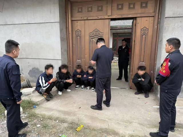 临沂俩小伙偷摸去派出所门口放下<strong></p>
<p>招商银行股票</strong>了…