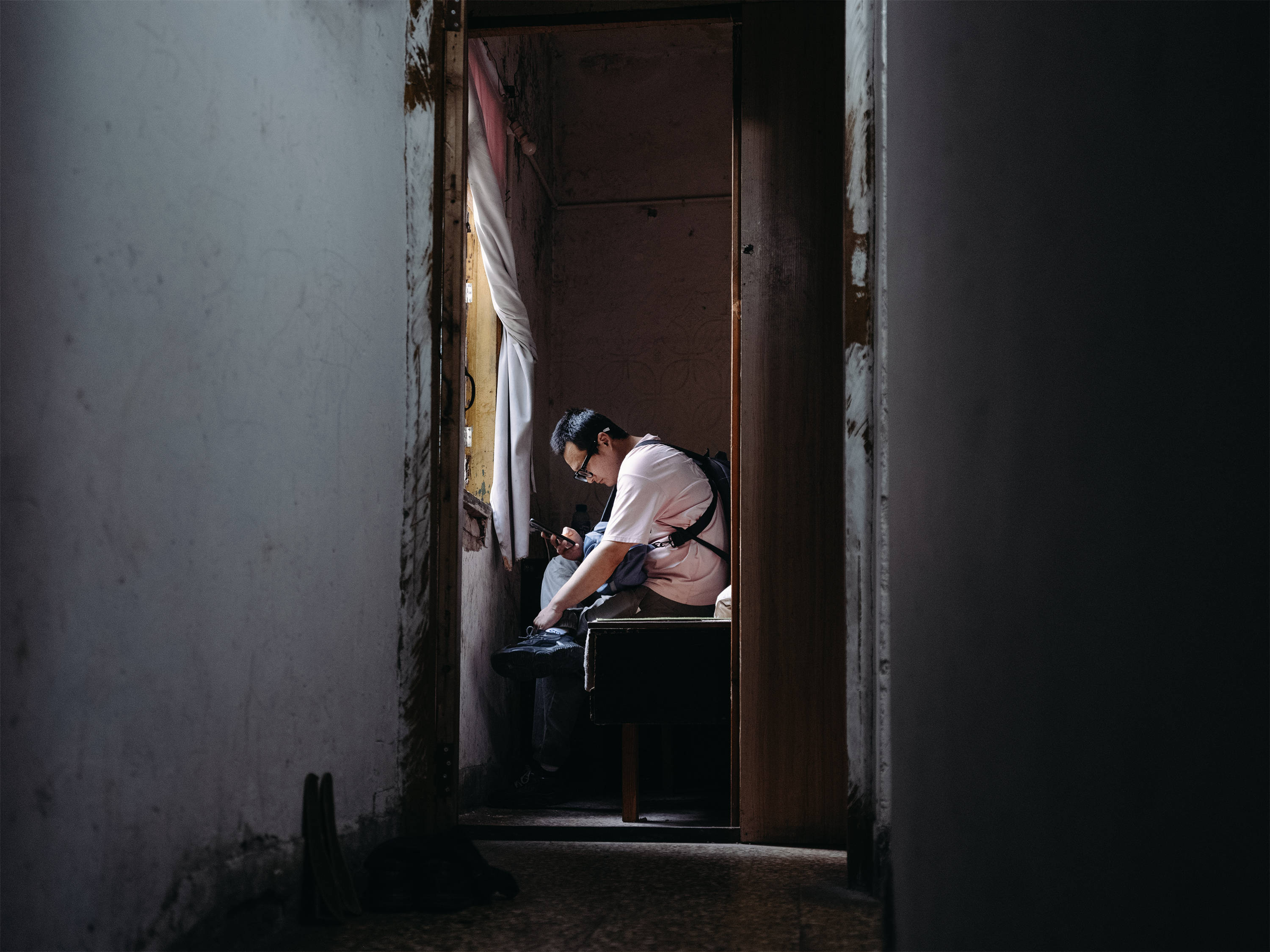 <strong></p>
<p>招商银行股票</strong>他们挤在8元一晚的旅店 几百人抢一个活