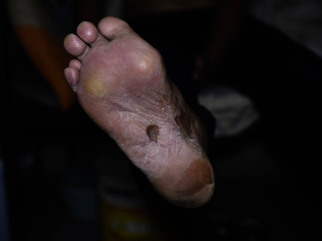 <strong></p>
<p>招商银行股票</strong>他们挤在8元一晚的旅店 几百人抢一个活