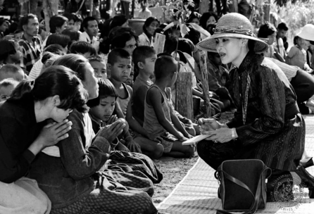 泰国王太后诗丽吉去世<strong></p>
<p>招商银行股票</strong>，留下19顶奢华王冠和她的传奇一生