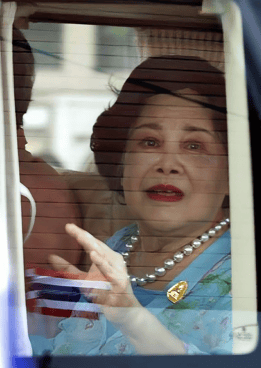 泰国王太后诗丽吉去世<strong></p>
<p>招商银行股票</strong>，留下19顶奢华王冠和她的传奇一生