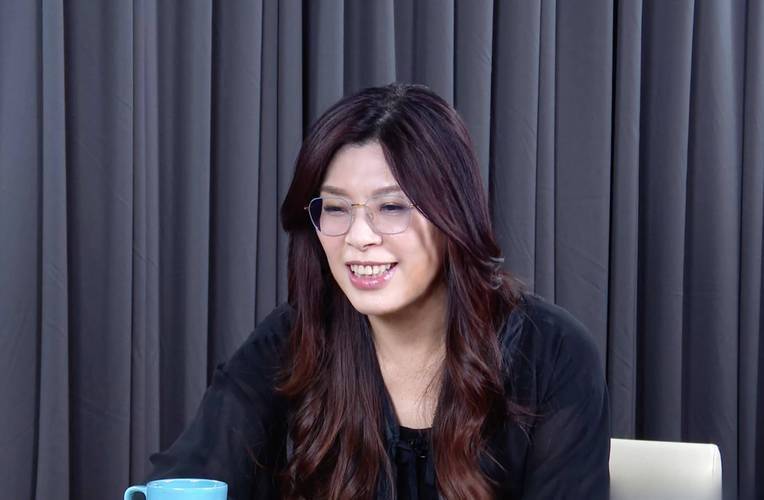 两岸和平统一还远吗？登机赴京前<strong></p>
<p>光大证券股票</strong>，郑丽文公布人事名单，朱立伦回应特殊，不准打破惯例！