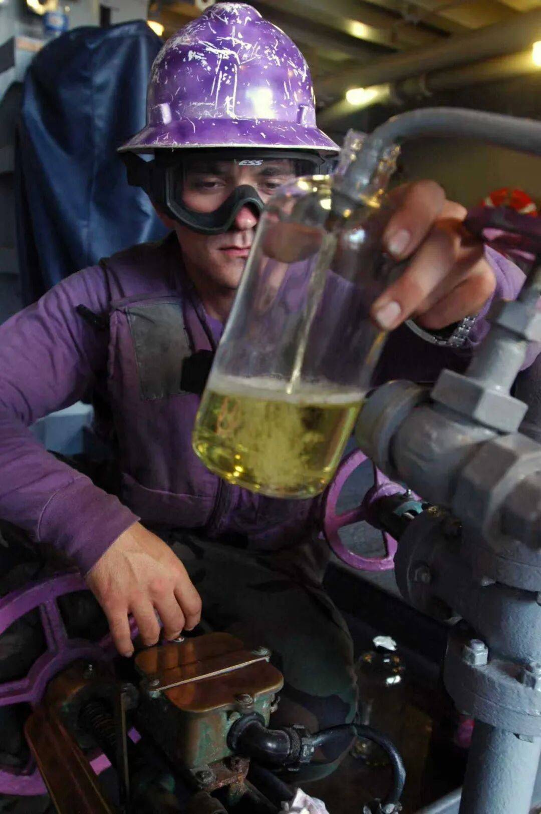 美海军在南海连摔两架飞机<strong></p>
<p>光大证券股票</strong>，因电磁攻击？中国军号发文