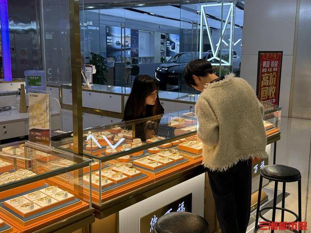 大盘金价跌破900元/克<strong></p>
<p>光大证券股票</strong>，长沙市场“销售热”与“回收潮”并行