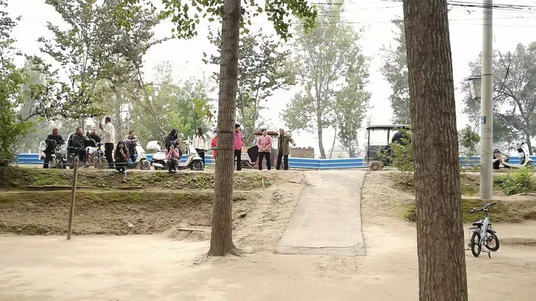 河南66岁大爷500平院子凭 “极致干净” 成网红打卡点<strong></p>
<p>光大证券股票</strong>，网友来时他满脸笑容带进参观