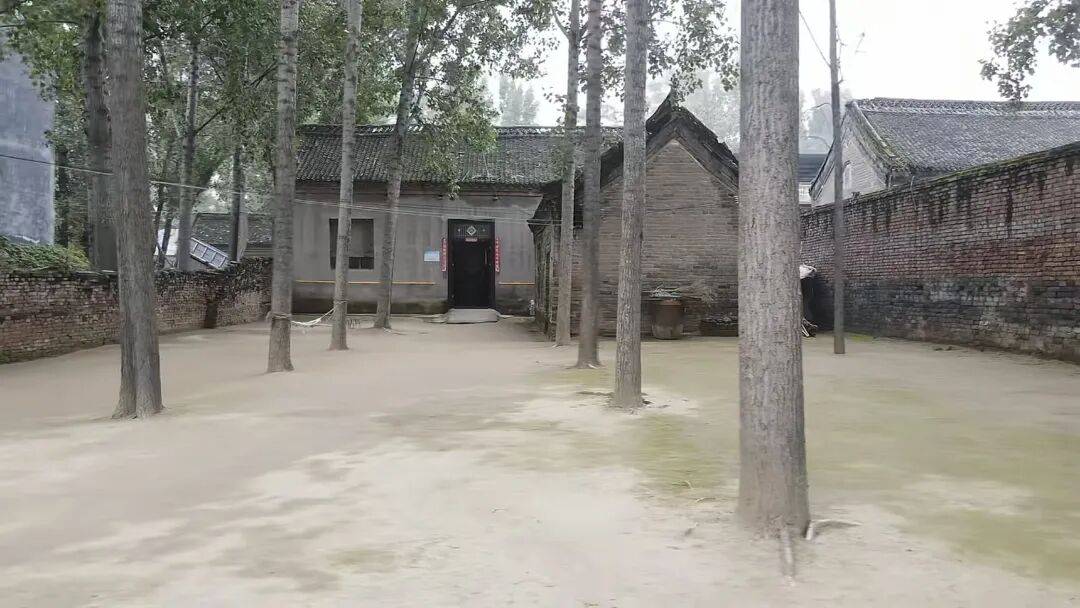 河南66岁大爷500平院子凭 “极致干净” 成网红打卡点<strong></p>
<p>光大证券股票</strong>，网友来时他满脸笑容带进参观