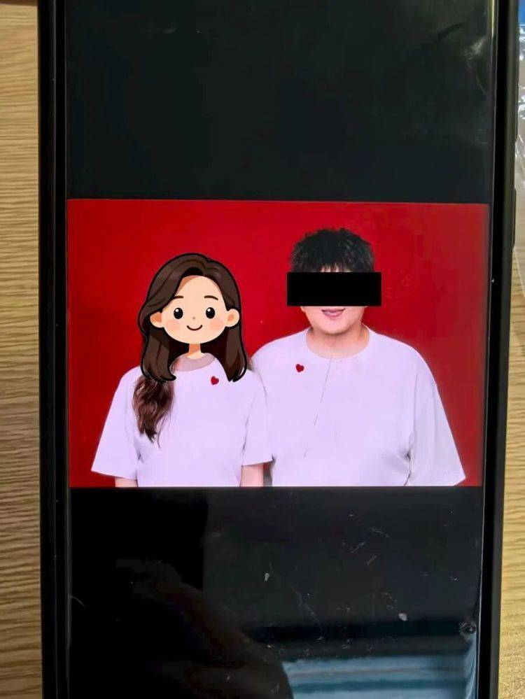 事发上海！女子崩溃“他昨晚还在我家吃饭”<strong></p>
<p>晨鸣纸业股票</strong>，聊天记录曝光诈骗细节