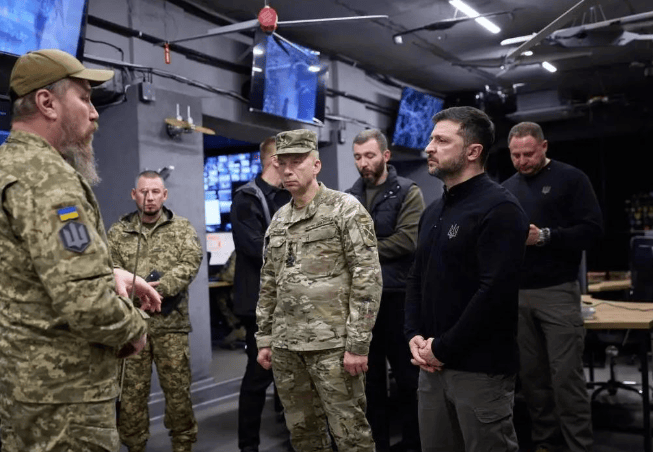 乌军承认红军城已沦陷<strong></p>
<p>江南高纤股票</strong>，俄军无人机封锁了撤退和补给通道，泽连斯基命令乌军血战到底！