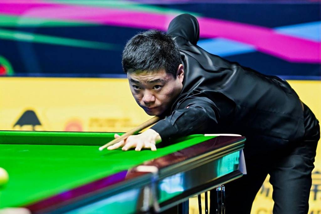 斯诺克国锦赛丁俊晖赵心童晋级16强 舒尔第轰职业生涯第二杆147