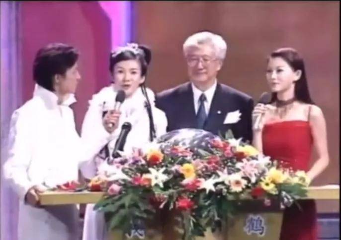 李湘气得翻出了瘦瘦的照片……她年轻时确实是仙女啊<strong></p>
<p>通化金马股票</strong>！