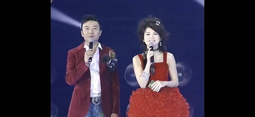 李湘气得翻出了瘦瘦的照片……她年轻时确实是仙女啊<strong></p>
<p>通化金马股票</strong>！