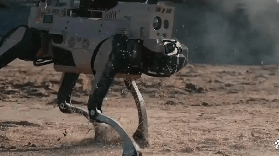 解放军“机器狼”投入台海<strong></p>
<p>燕京啤酒股票</strong>,集群抢滩动作丝滑