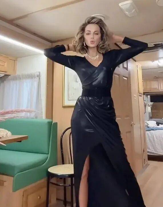 最美吸血鬼如今瘦成骷髅<strong></p>
<p>燕京啤酒股票</strong>？《珍珠港》女主究竟怎么了？