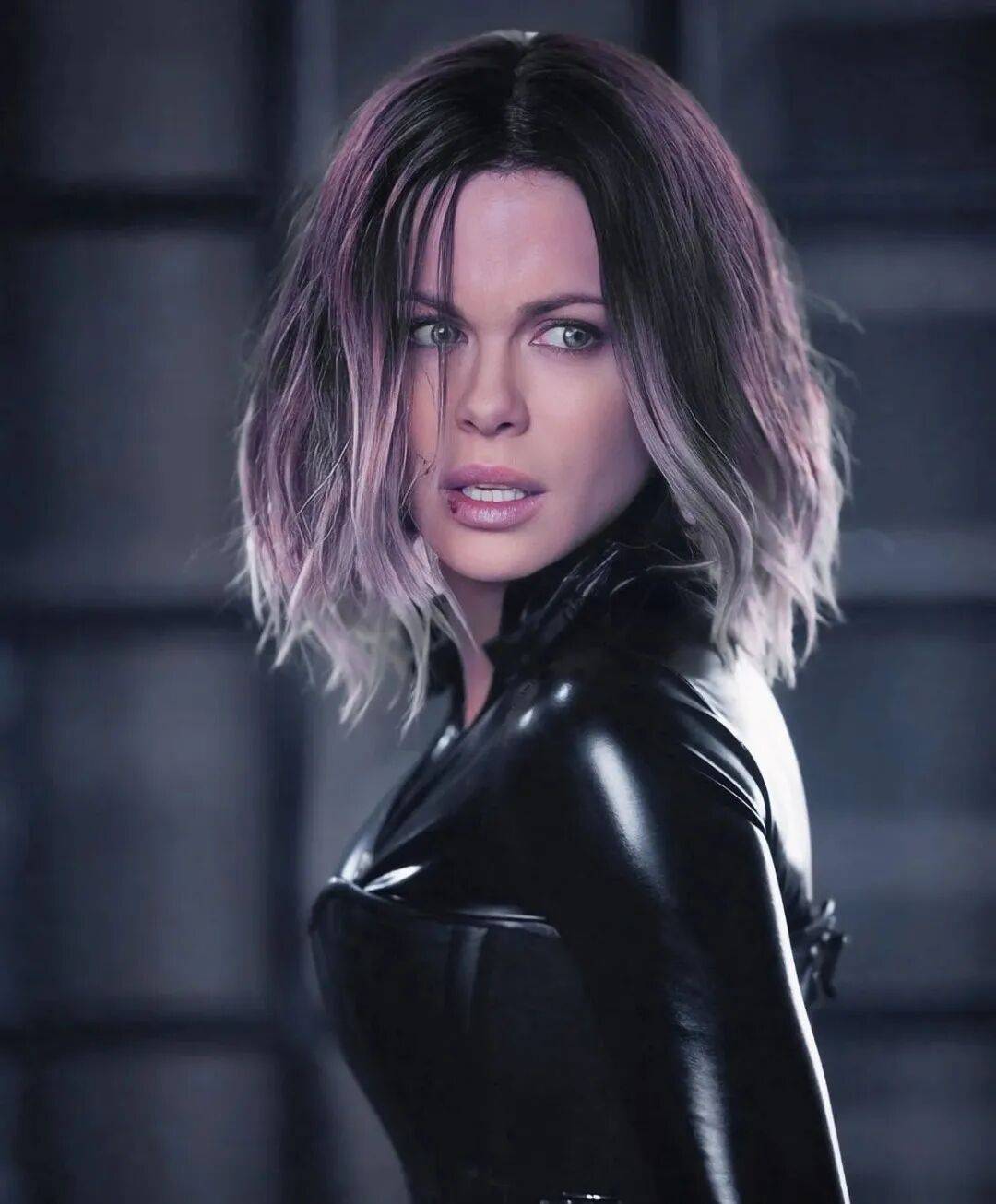 最美吸血鬼如今瘦成骷髅<strong></p>
<p>燕京啤酒股票</strong>？《珍珠港》女主究竟怎么了？