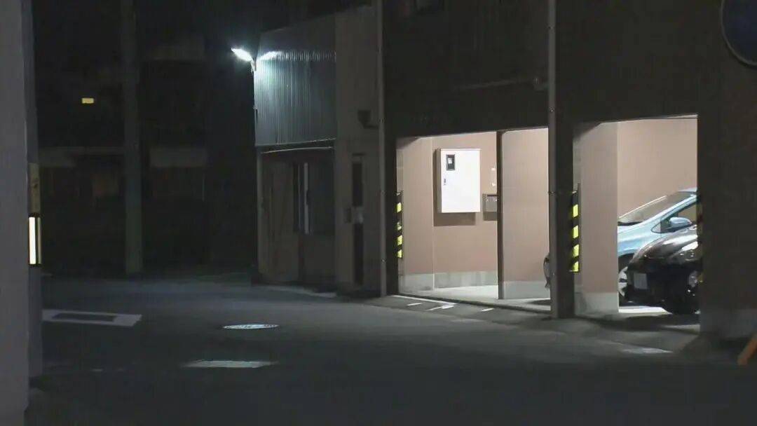 男子开车撞倒人<strong></p>
<p>美邦服饰股票</strong>，下车一看竟是自己86岁的父亲，老人送医后身亡