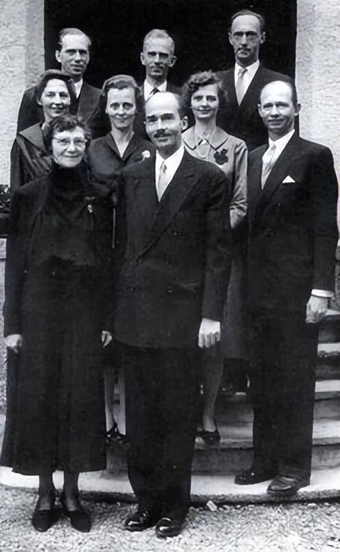 失踪百年的欧洲王室诅咒之钻重现<strong></p>
<p>美邦服饰股票</strong>，背后藏着一位忠贞皇后的惊人布局