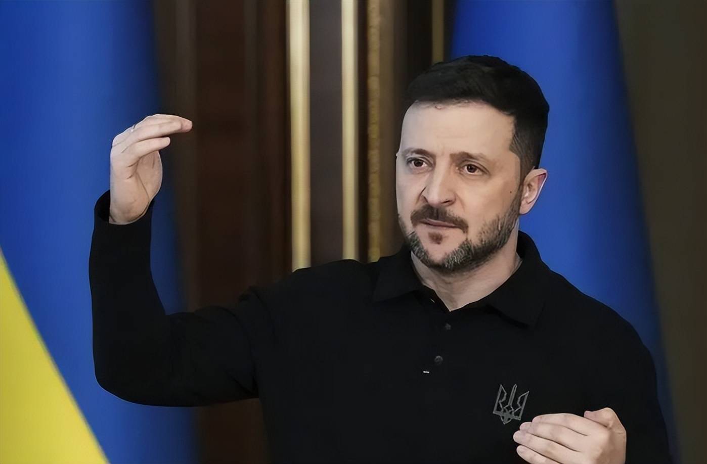 专访中途两度断电成笑柄！泽连斯基宣称乌克兰将胜利<strong></p>
<p>中京电子股票</strong>，实则美军撤离援乌弹药缺口达 40%？